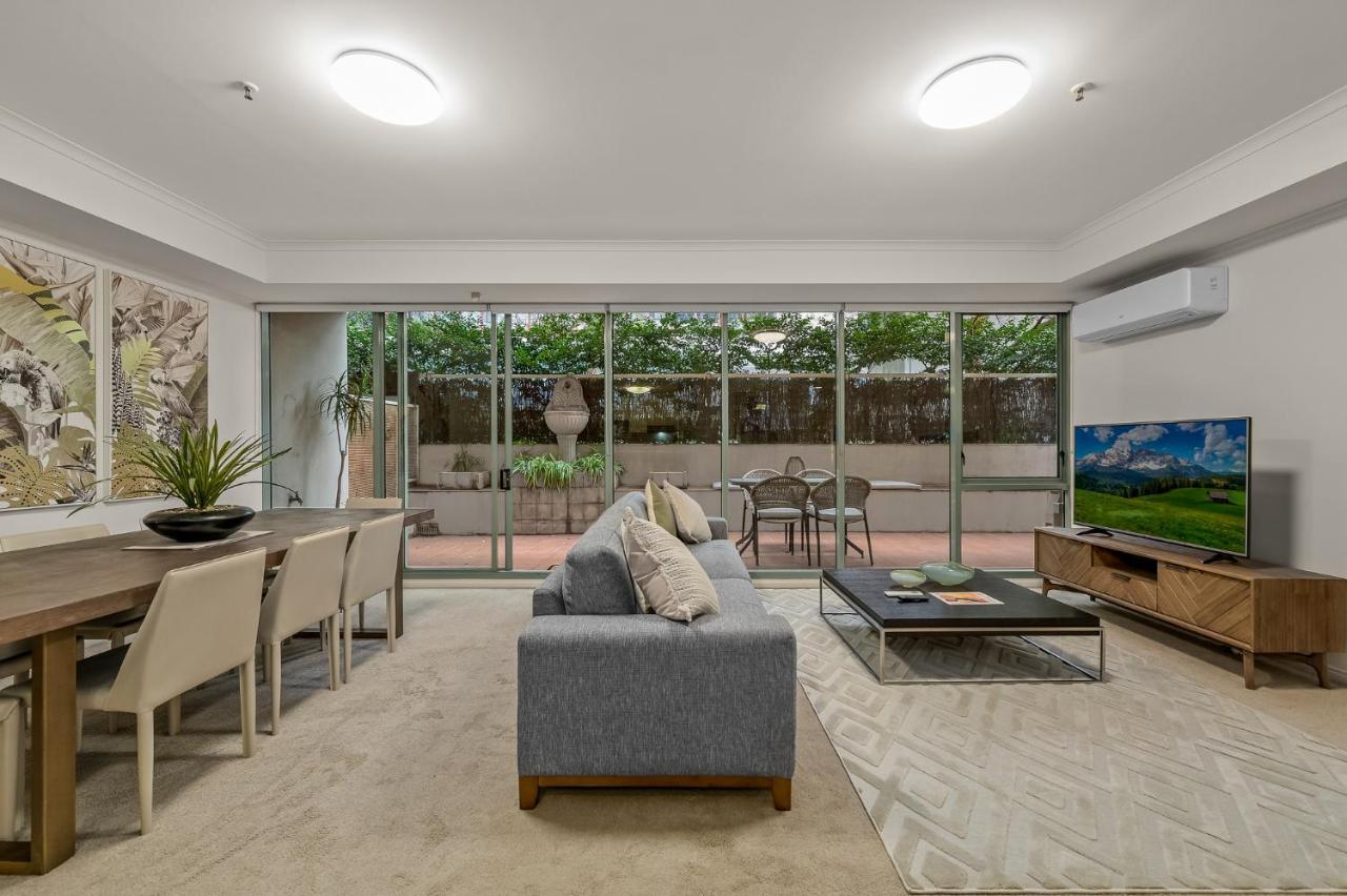 Exclusive - Southbank Tower Apartment *