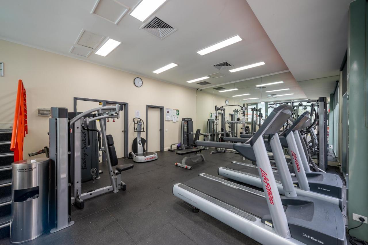 Exclusive - Southbank Tower Apartment Melbourne