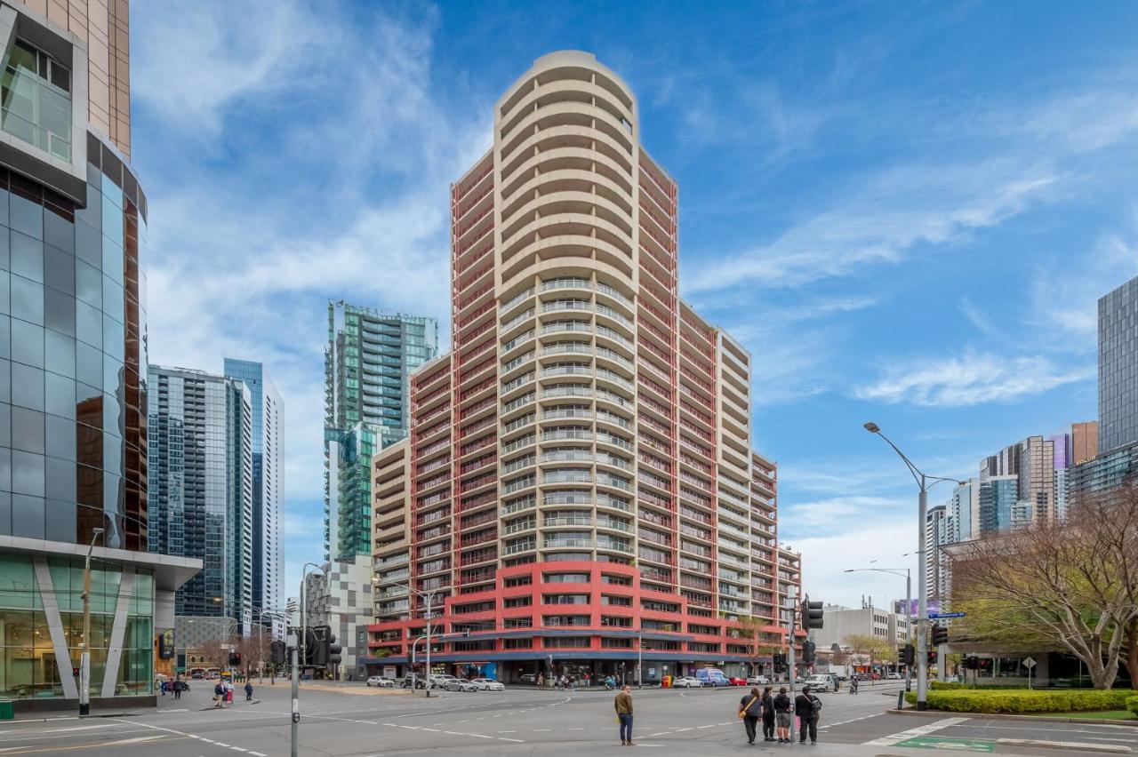 Exclusive - Southbank Tower Apartment Melbourne