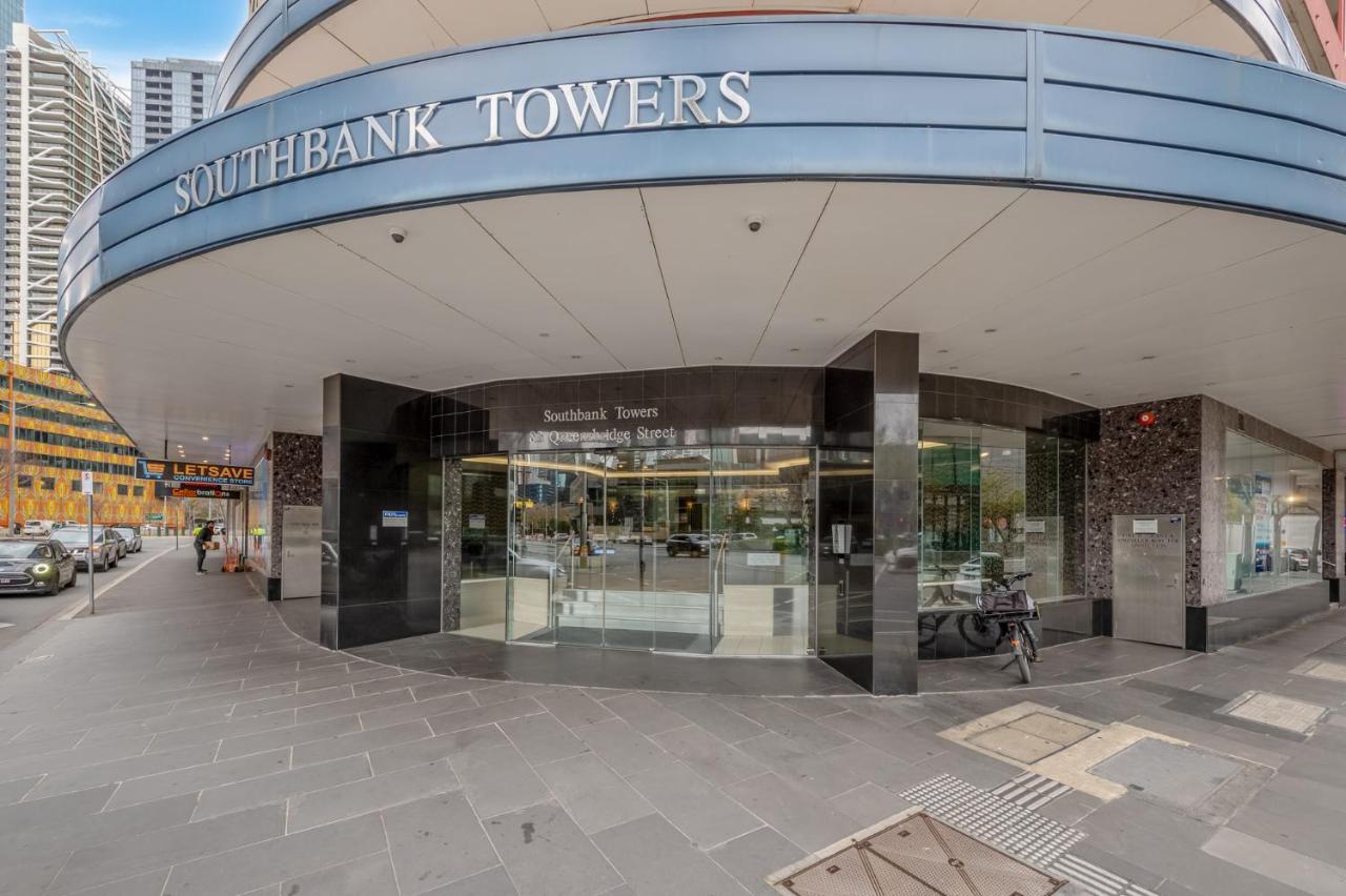 Exclusive - Southbank Tower Apartment