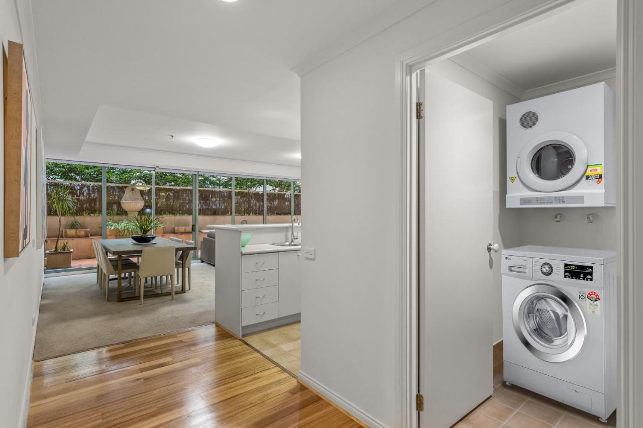 Exclusive - Southbank Tower Apartment Melbourne